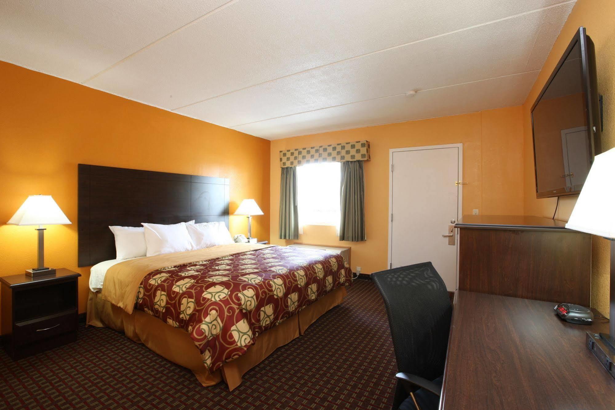 Blue Sky Inn Glens Falls-Saratoga-Lake George Экстерьер фото